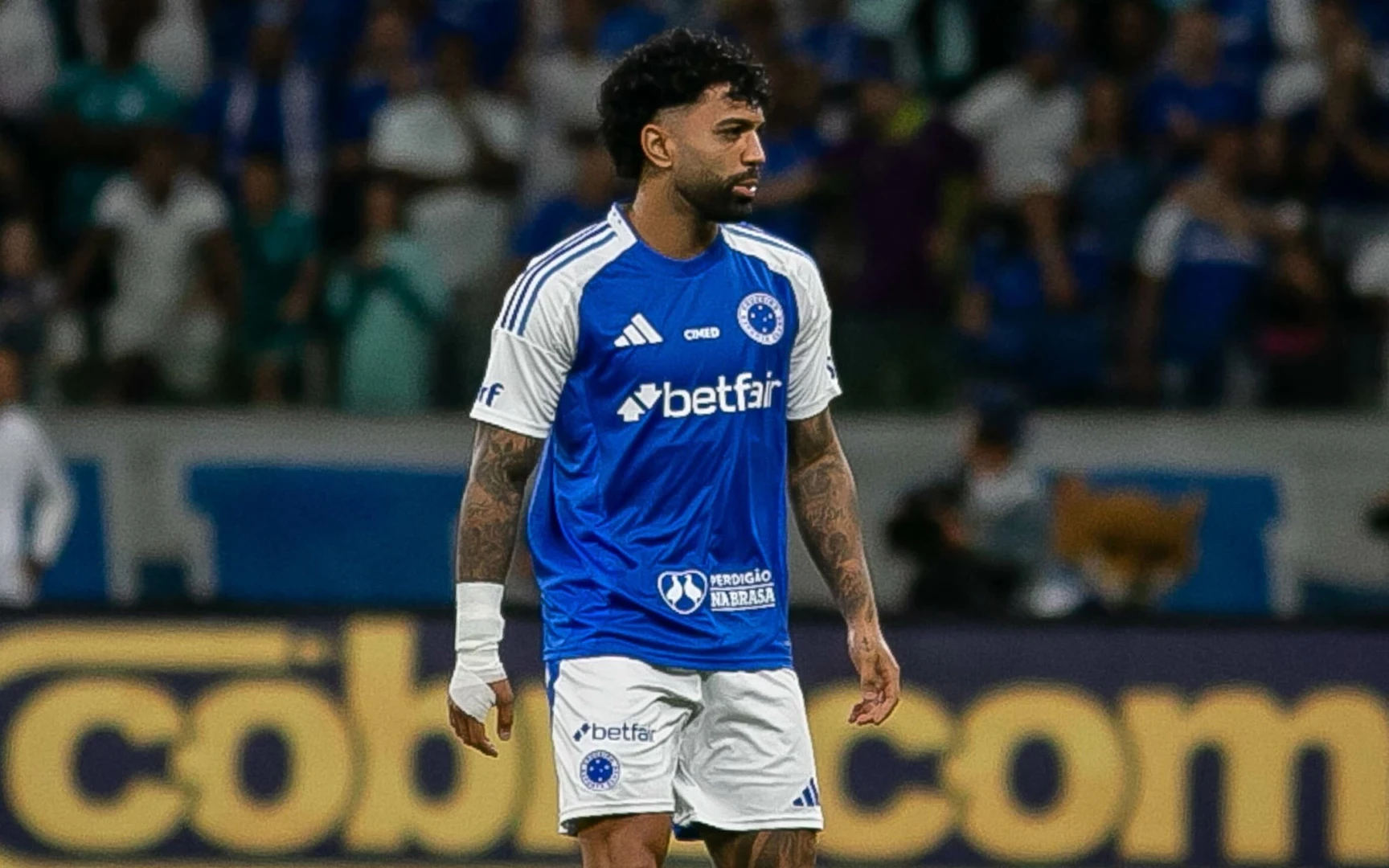 Menjelajahi Dunia Peraduan Bola Sepak